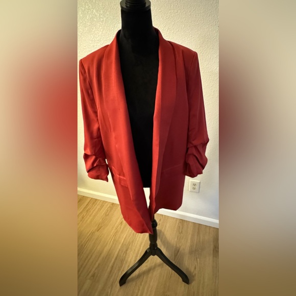 New size 2x rust blazer - Picture 5 of 7